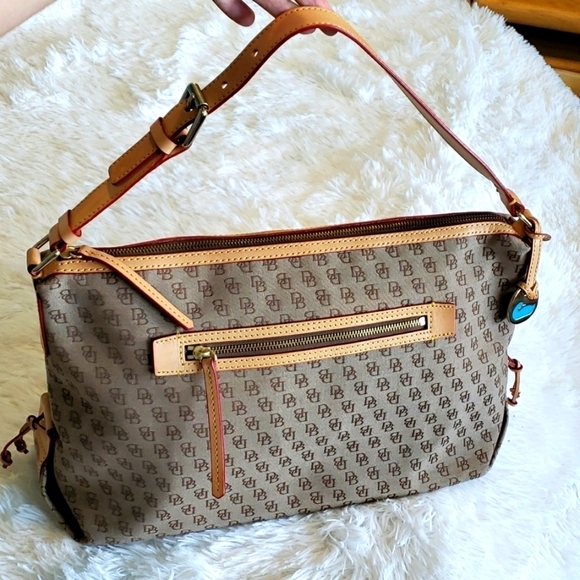 Dooney & Bourke Handbags - Dooney & Bourke Shoulder Bag K8354400